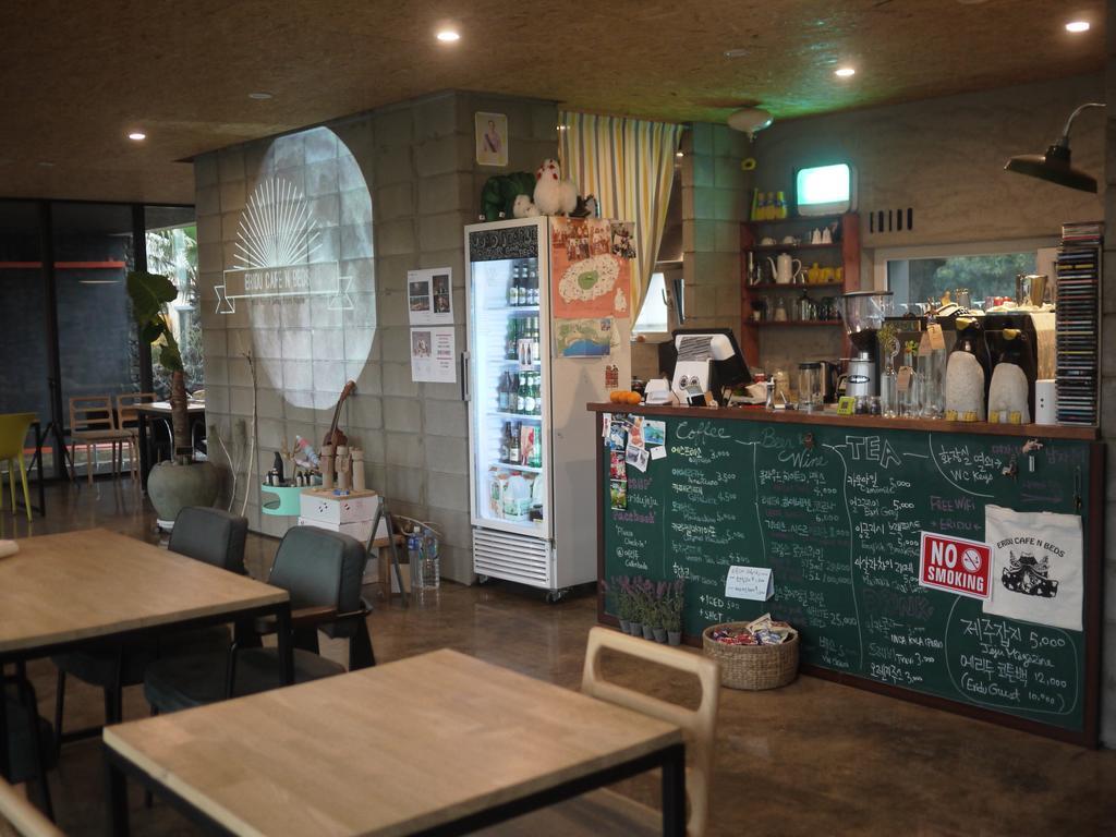Hotel Eridu Cafe N Beds Seogwipo Esterno foto